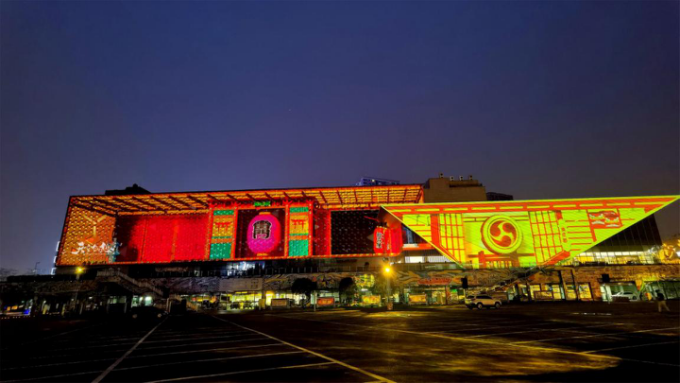 寸灘國(guó)際絲路花街建筑光影秀于7月1日開(kāi)街上演啦！(圖15)