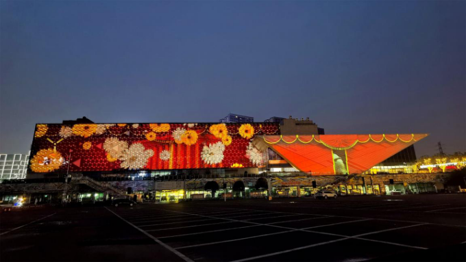 寸灘國(guó)際絲路花街建筑光影秀于7月1日開(kāi)街上演啦！(圖7)